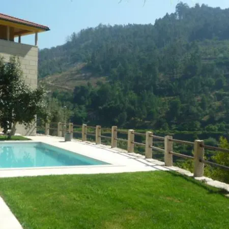 Quinta Casal De Pouca Séjour à la ferme Cinfães
